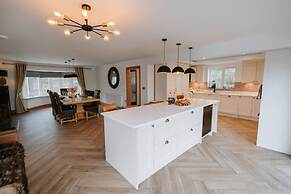 Luxury Langtoft Stud - Sleeps 10