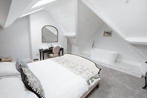 Willow Lodge With Hot Tub