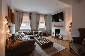 Willow Lodge With Hot Tub