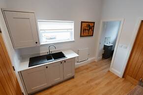 Willow Lodge With Hot Tub