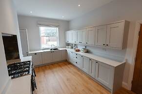 Willow Lodge With Hot Tub