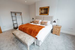 Willow Lodge With Hot Tub