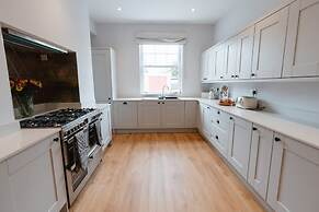 Willow Lodge With Hot Tub