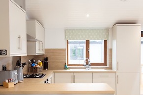 Stunning 3 Bedroom Lodge With Hot Tub in York