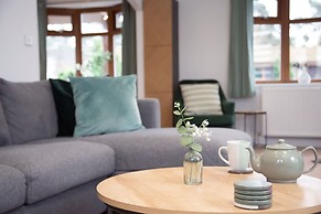 Stunning 3 Bedroom Lodge With Hot Tub in York