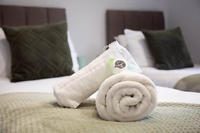 Stunning 3 Bedroom Lodge With Hot Tub in York