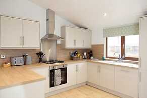 Stunning 3 Bedroom Lodge With Hot Tub in York