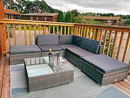 Stunning 3 Bedroom Lodge With Hot Tub in York