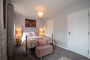 Blue Bridge View - Sleeps 7 With Free Parking