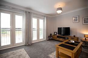 Blue Bridge View - Sleeps 7 With Free Parking