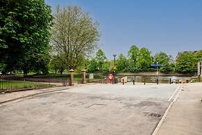 Blue Bridge View - Sleeps 7 With Free Parking