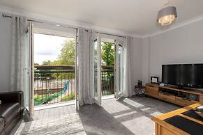 Blue Bridge View - Sleeps 7 With Free Parking