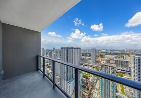 Skyline Retreat Chic 1-BR with City View