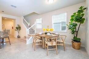 Relaxing Getaway With Private Pool & Lake View