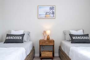 Relaxing Getaway With Private Pool & Lake View