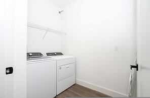 Bright Spacious 4BR Near Attractions