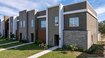 Doppio Westside Haven Pool Disney Charm