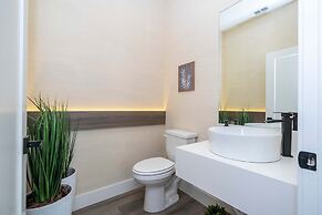 Elegant 4BR Stay Near Disney Parks