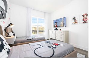 Elegant 4BR Stay Near Disney Parks
