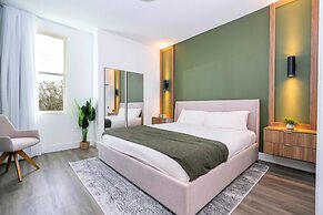 Stylish Getaway 15 Min From Disney Parks