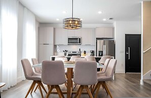 Private Pool Home Near Disney Themed Rooms