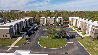 Modern 5BR Near Disney Private Pool