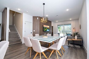 Modern 5BR Near Disney Private Pool
