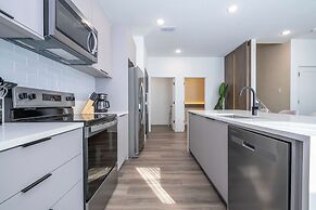 Modern 5BR Near Disney Private Pool