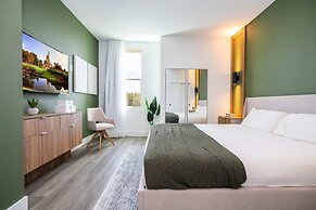 Luxury Stay Near Disney Themed Rooms