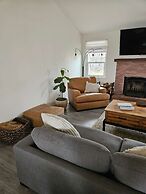 Cozy Family Haven in Sparks - Pet Friendly - Fenced Yard