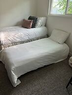 Cozy Family Haven in Sparks - Pet Friendly - Fenced Yard