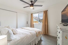 Cozy Family Haven in Sparks - Pet Friendly - Fenced Yard