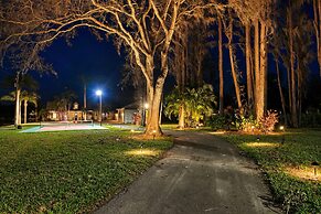Luxe Waterfront Hideaway w Pool & Pirate Ship Dock