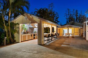 Luxe Waterfront Hideaway w Pool & Pirate Ship Dock