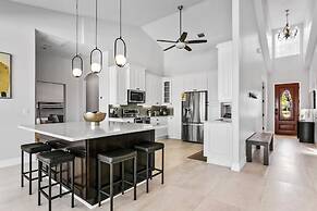 Luxe Waterfront Hideaway w Pool & Pirate Ship Dock