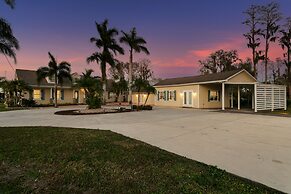 Luxe Waterfront Hideaway w Pool & Pirate Ship Dock