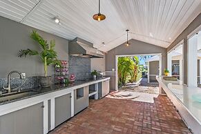 Luxe Waterfront Hideaway w Pool & Pirate Ship Dock