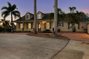 Luxe Waterfront Hideaway w Pool & Pirate Ship Dock