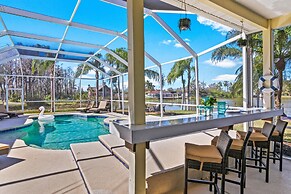 Luxe Waterfront Hideaway w Pool & Pirate Ship Dock