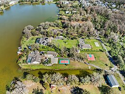 Luxe Waterfront Hideaway w Pool & Pirate Ship Dock