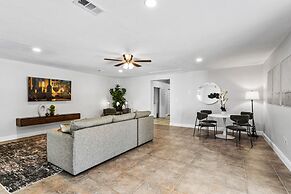 Luxe Waterfront Hideaway w Pool & Pirate Ship Dock