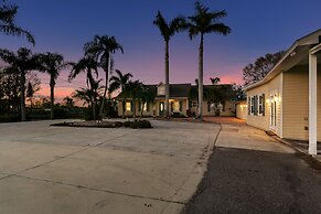 Luxe Waterfront Hideaway w Pool & Pirate Ship Dock