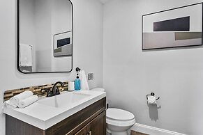 Luxe Waterfront Hideaway w Pool & Pirate Ship Dock