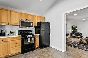 Luxe Waterfront Hideaway w Pool & Pirate Ship Dock