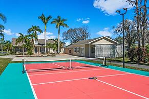 Luxe Waterfront Hideaway w Pool & Pirate Ship Dock