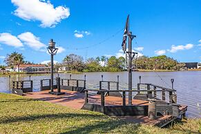 Luxe Waterfront Hideaway w Pool & Pirate Ship Dock