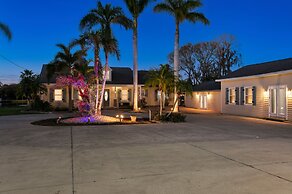 Luxe Waterfront Hideaway w Pool & Pirate Ship Dock