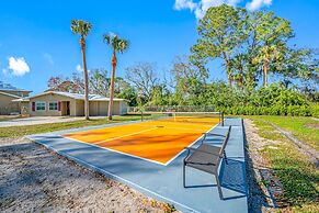 The Perfect Family Retreat w Pool and Games