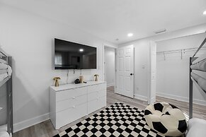 The Perfect Family Retreat w Pool and Games