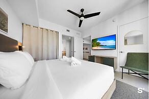 Cityscape Retreat Stylish 1BR